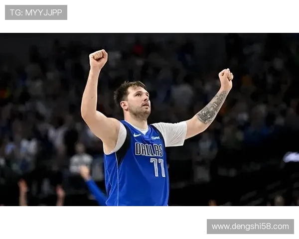 东契奇赛后力挺里夫斯两人交流展现NBA更衣室团结力量精神风貌